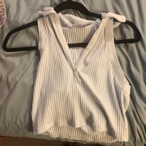 Light blue collar V cut cropped tank